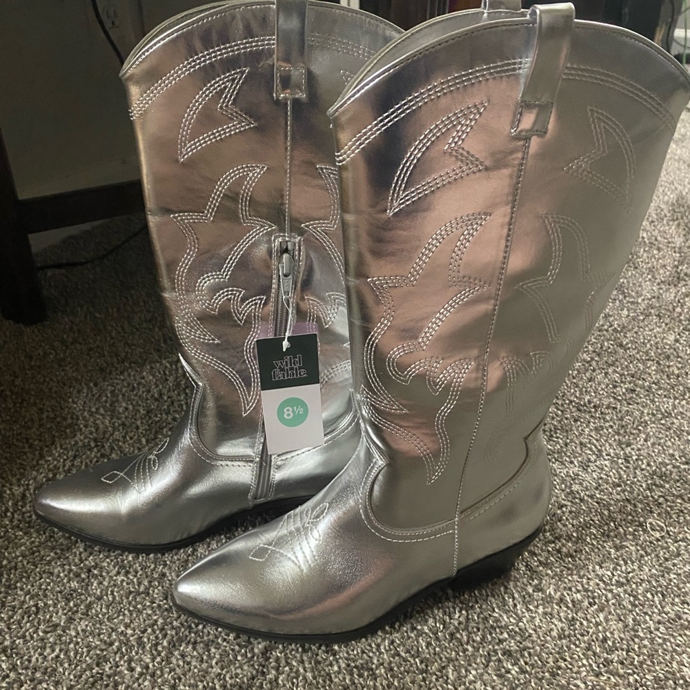 8.5 Wild Fable Silver Boots. Never worn
